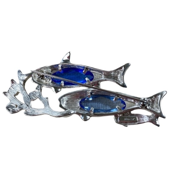 3 Silver fish Brooch, with Blue settings. - Picture 2 of 6